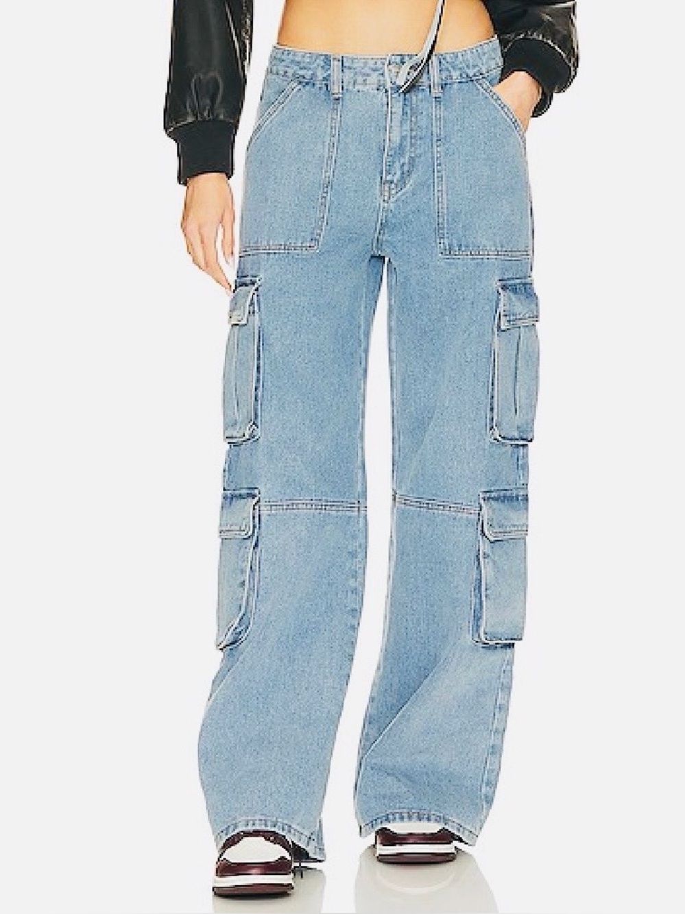 DONATING FRIDAY! Superdown Kali cargo jeans, size 25